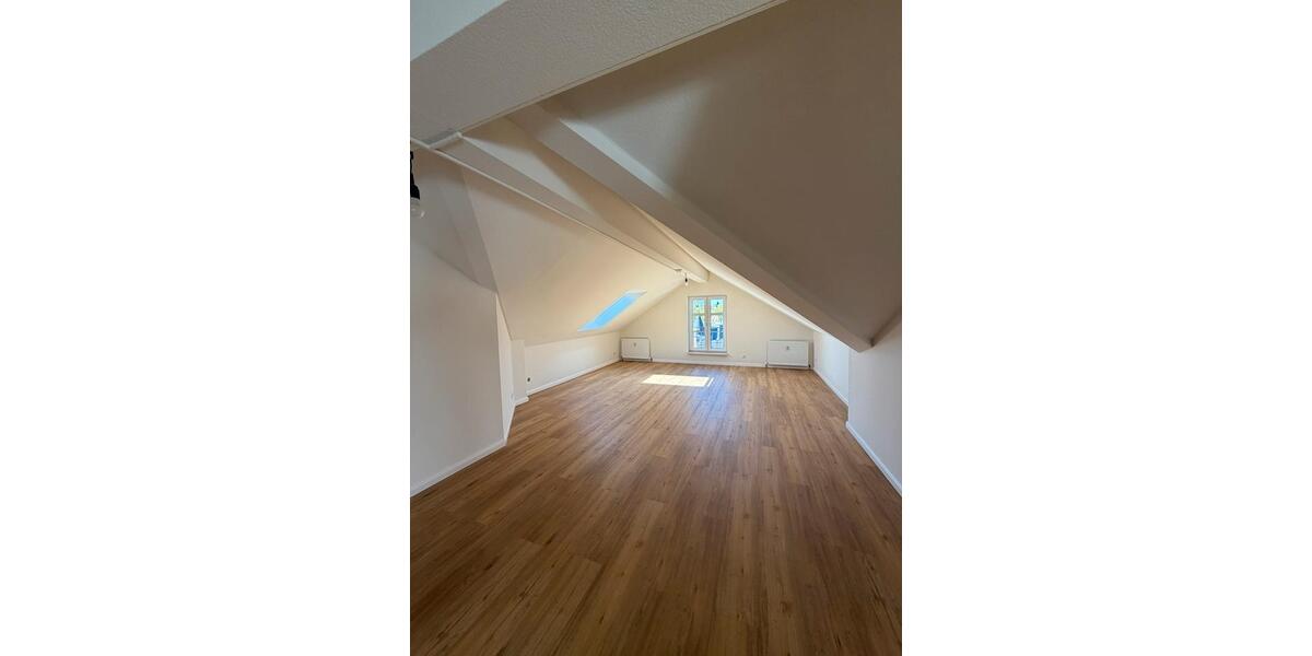 Dachgeschoßwohnung Gießen - 2 Zimmer, 65 m&sup2;, 1.180&euro; | Angebot:26339695