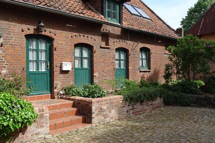 Wohnen auf denkmalgeschützem Hof - Reihenmittelhaus in Esperke 4 zimmer