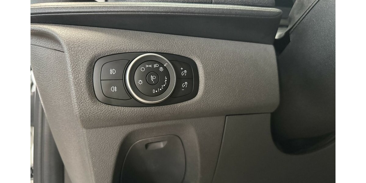 Ford Transit Custom Autom. /StandHz/Markise/Navi/Ahk 54.651 km 31.990 &euro; Leipzig 04347