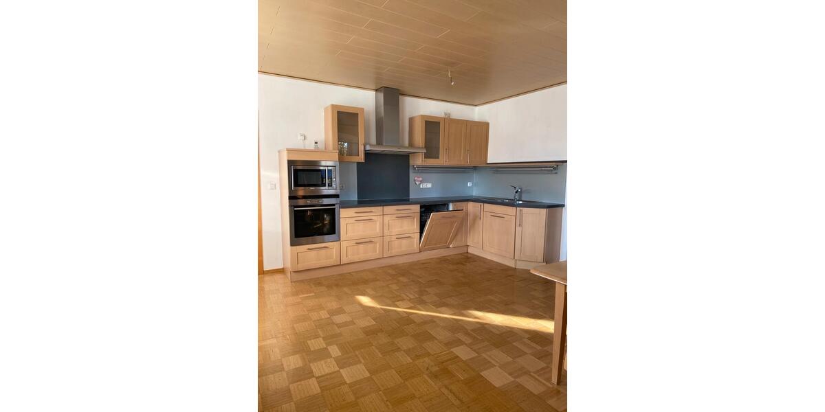 Große, helle Wohnung 7 zimmer