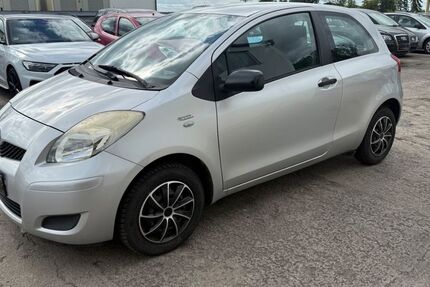Toyota Yaris 189.685 km 2.299 € Maxhütte -Haidhof 93142
