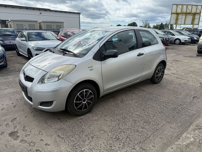 Toyota Yaris 189.685 km 2.299 € Maxhütte -Haidhof 93142