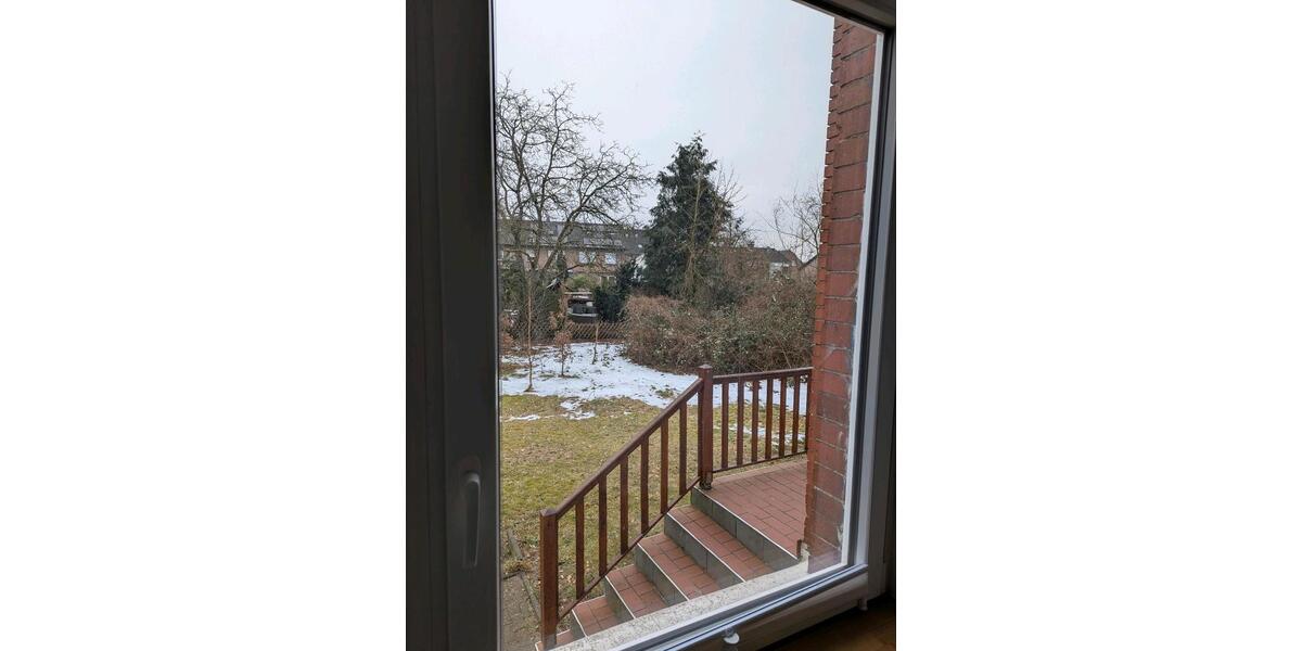 Erdgeschoßwohnung Halle - 4 Zimmer, 120 m&sup2;, 1.310&euro; | Angebot:26315861