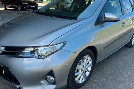 Toyota Auris 157.000 km 8.990 &euro; Lahr 77933