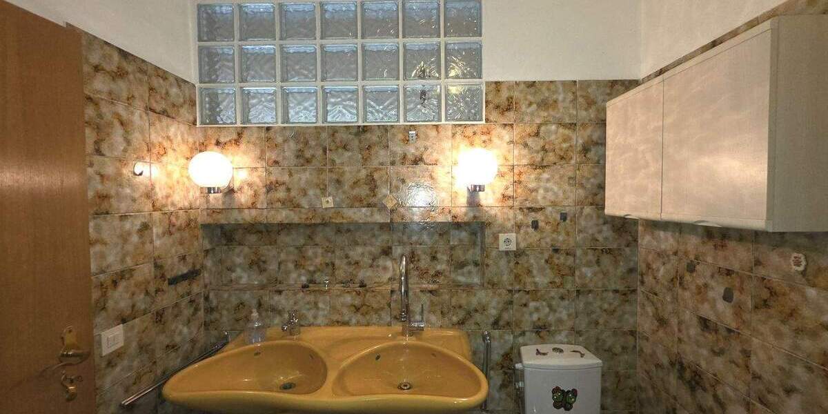 *Charmantes Reihenmittelhaus mit Potenzial in begehrter Lage von Elsen* 4 zimmer