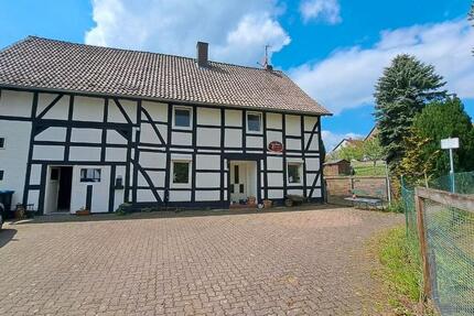 Haus Coppenbrügge - 8 Zimmer, 257 m&sup2;, 144.000&euro; | Angebot:26505371