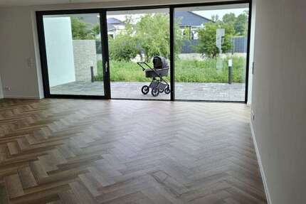 Haus zum Mieten in Rötha 2.190 € 165 m² 5 zimmer