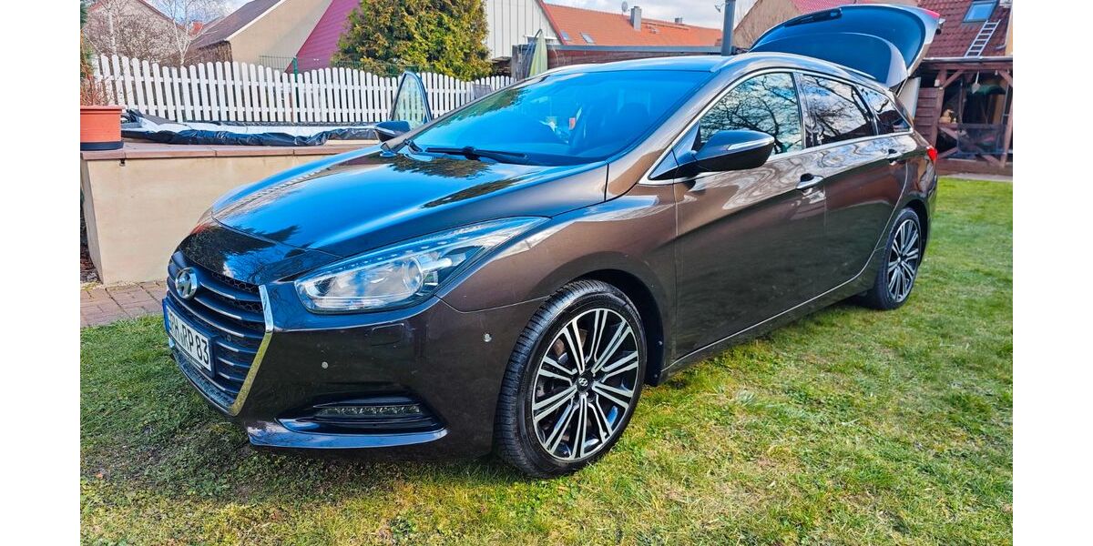 Hyundai i40 130.000 km 10.500 &euro; Großenhain 01558