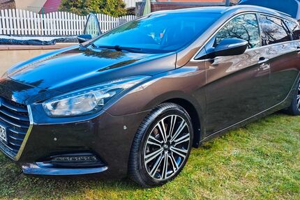 Hyundai i40 130.000 km 10.900 &euro; Großenhain 01558