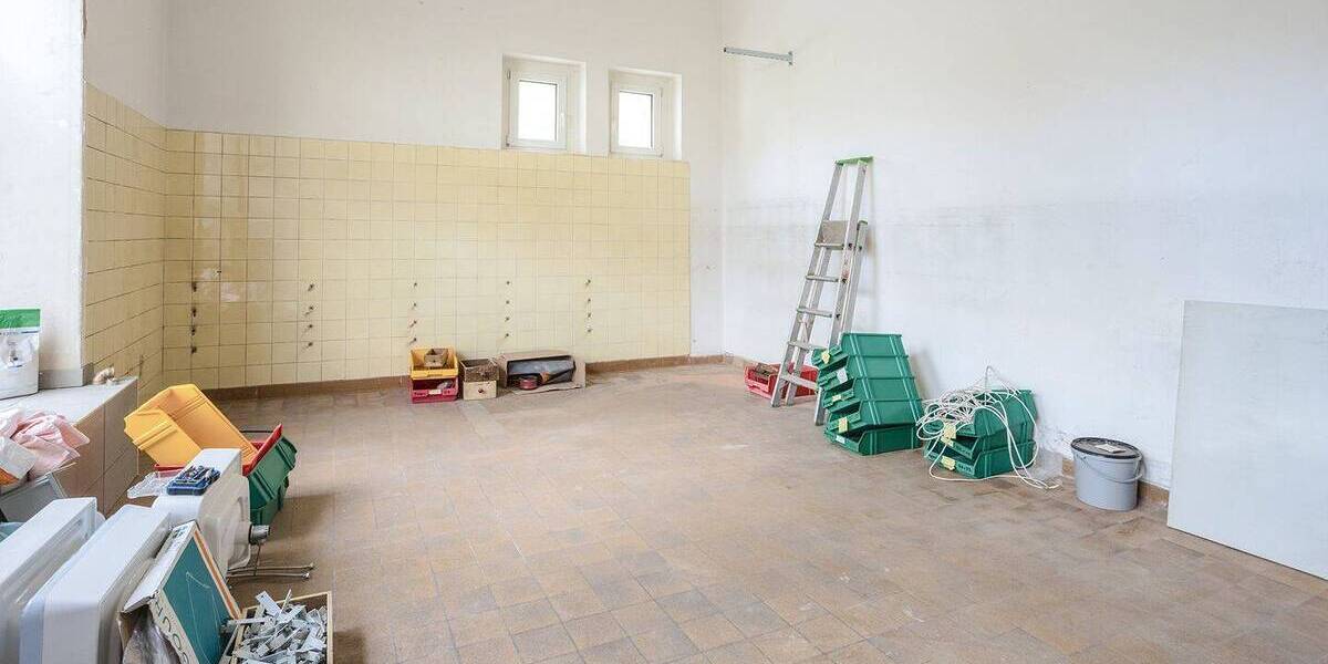 Ihre neuen Gewerbe- oder Praxisräume warten auf Sie 6 zimmer