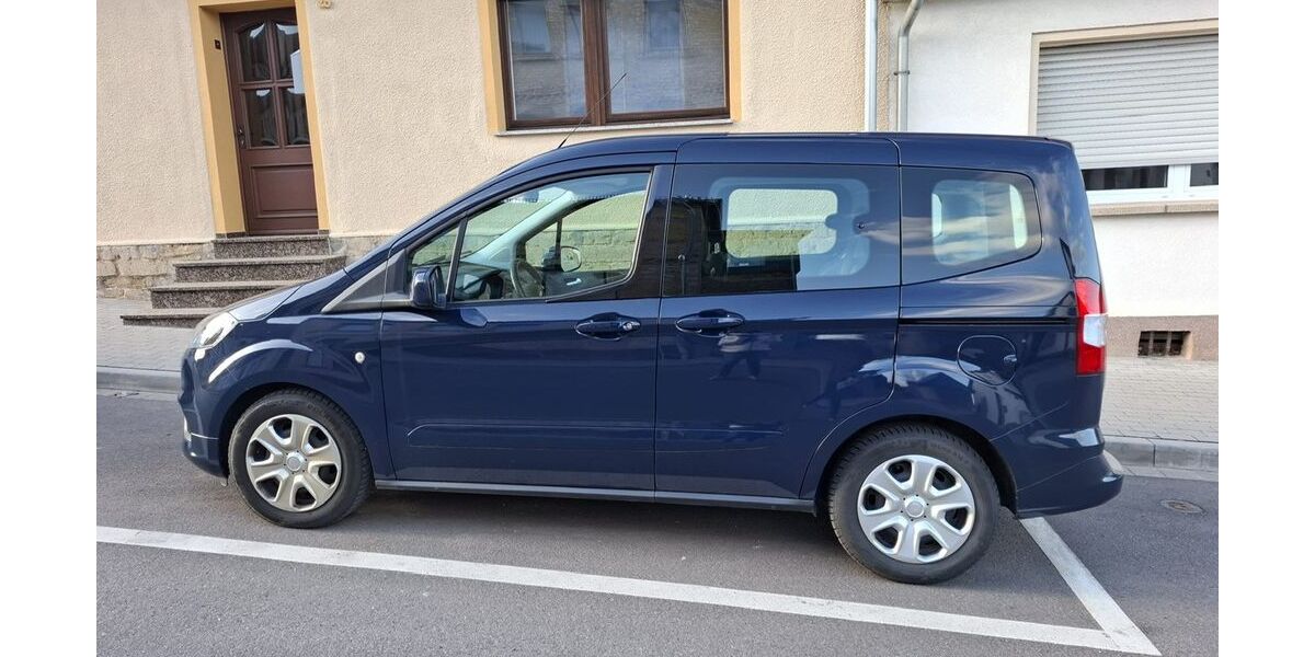 Ford Tourneo Courier 82.000 km 9.300 &euro; Hettstedt 06333