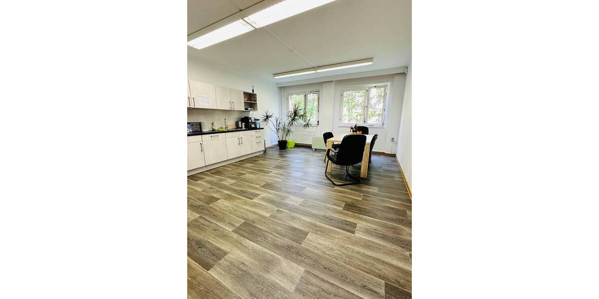 Gewerbeobjekt Premnitz - 3 Zimmer, 81 m&sup2;, 567&euro; | Angebot:25689343