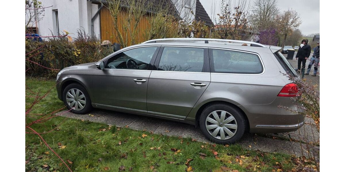 VW Passat 165.666 km 13.000 € Alfen 33178