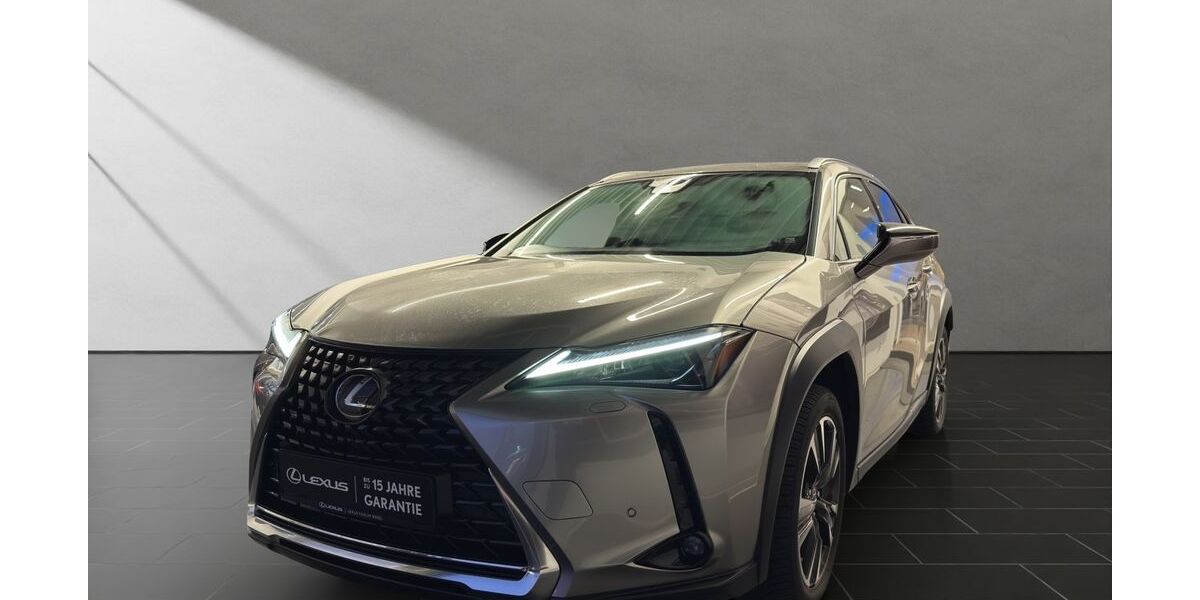 Lexus UX 19.947 km 30.990 &euro; Wesel 46485