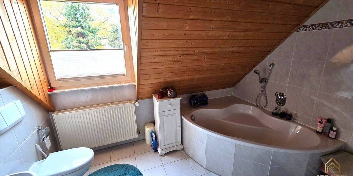 Doppelhaushälfte Dresden Schönfeld - 7 Zimmer, 130 m&sup2;, 450.000&euro; | Angebot:26043436