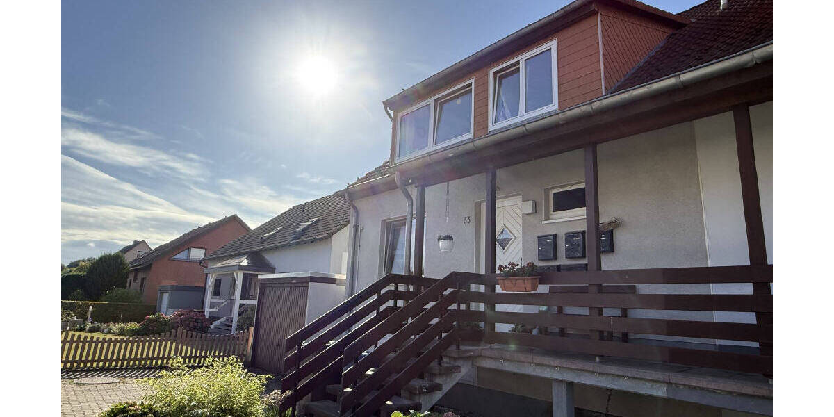 Charmante Doppelhaushälfte mit zwei Wohneinheiten und schönem Garten in Göttingen-Holtensen 6 zimmer