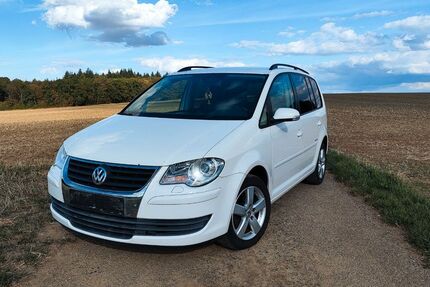 VW Touran 260.000 km 3.590 &euro; Lauda 97922