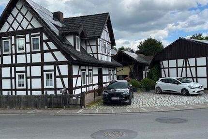 Individuelles Einfamilienhaus mit Nebengebäude in Weitramsdorf zimmer