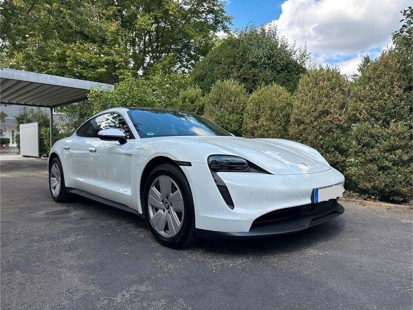 Porsche Taycan 19.800 km 55.000 € Grünwald 82031