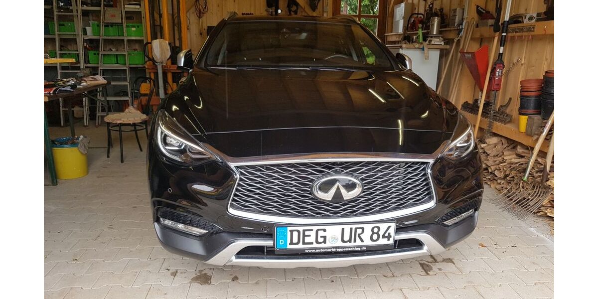 INFINITI QX30 100.000 km 15.500 &euro; Kirchberg im Wald 94469