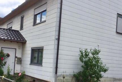 Haus Breidenbach - 4 Zimmer, 160 m&sup2;, 950&euro; | Angebot:25581567