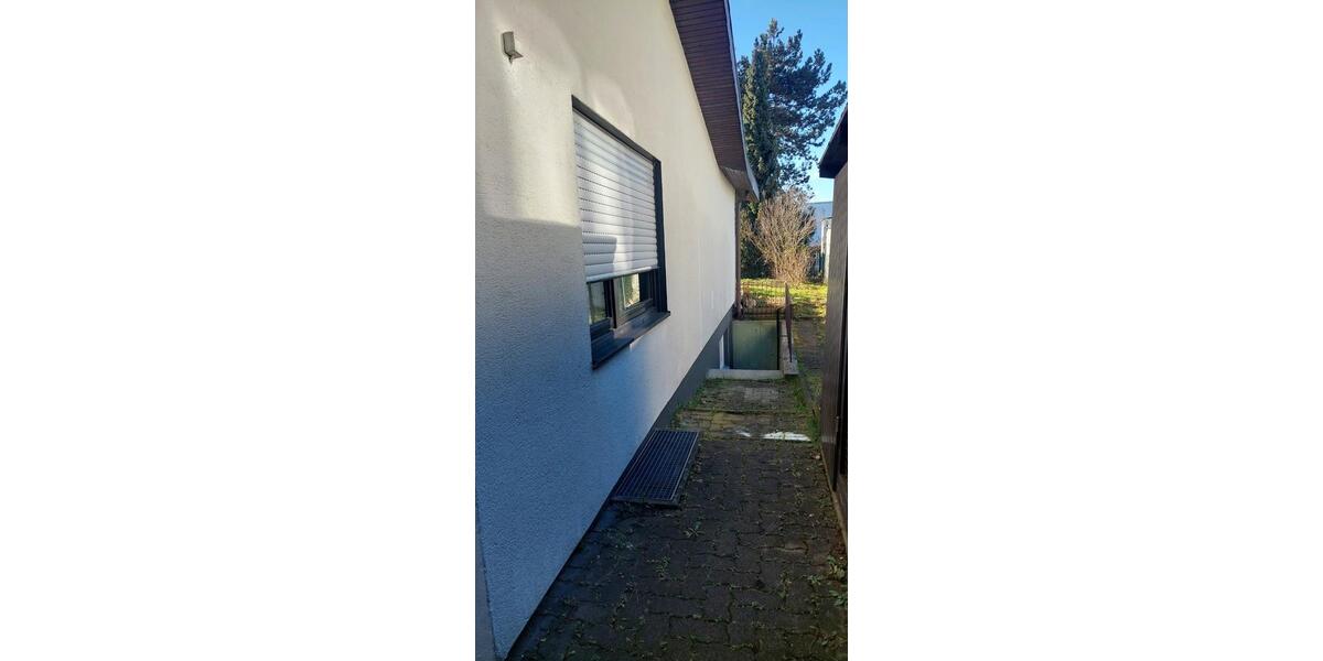 Bungalow Augsburg - 8 Zimmer, 250 m&sup2;, 3.000&euro; | Angebot:23797654