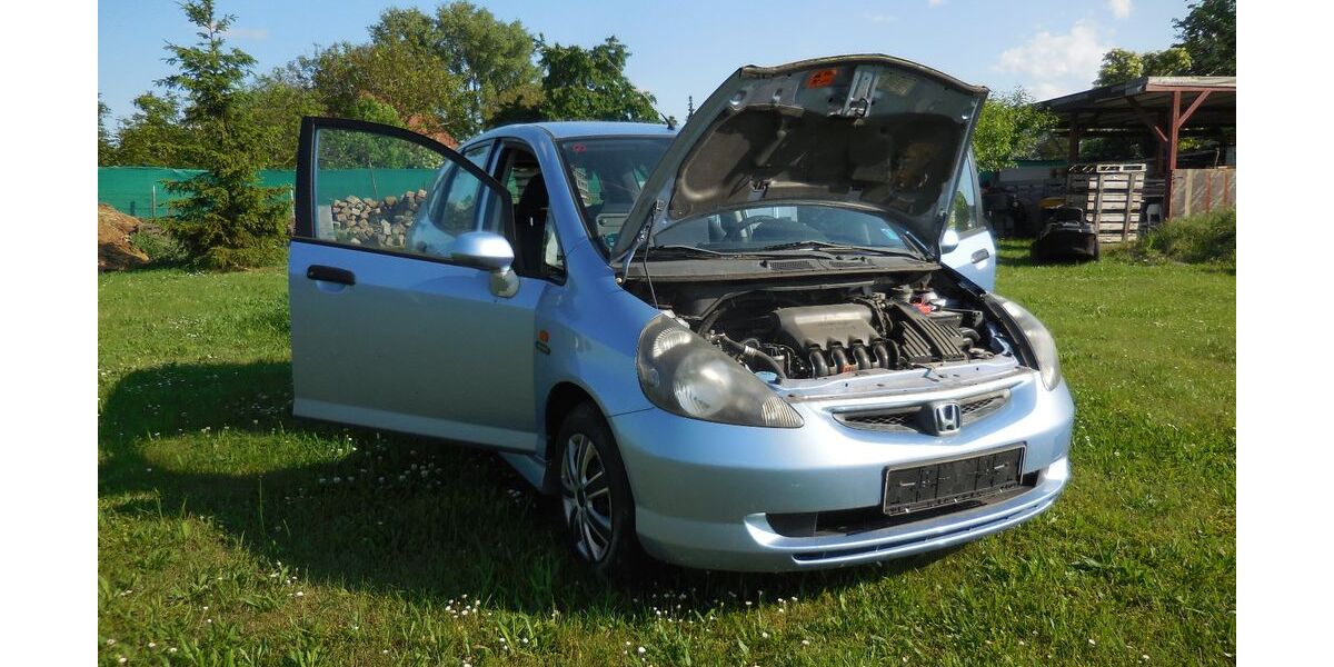 Honda Jazz 200.000 km 1.500 &euro; Güsten 39439