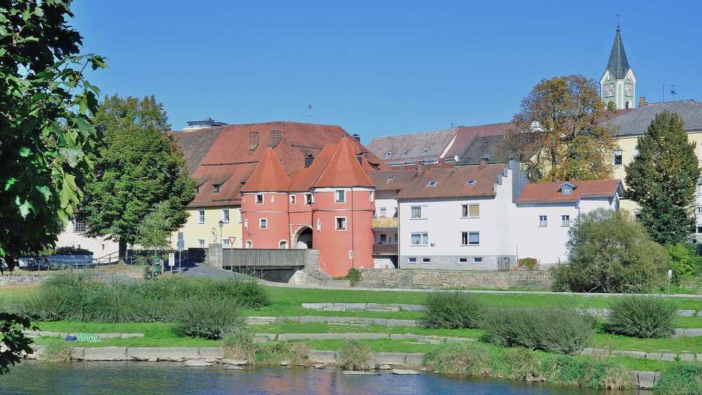 Etagenwohnung Cham - 4 Zimmer, 130 m&sup2;, 260.000&euro; | Angebot:26819867