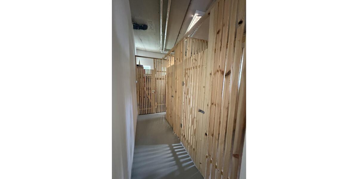 Dachgeschoßwohnung Friedrichsdorf - 4 Zimmer, 140 m&sup2;, 1.900&euro; | Angebot:25268930