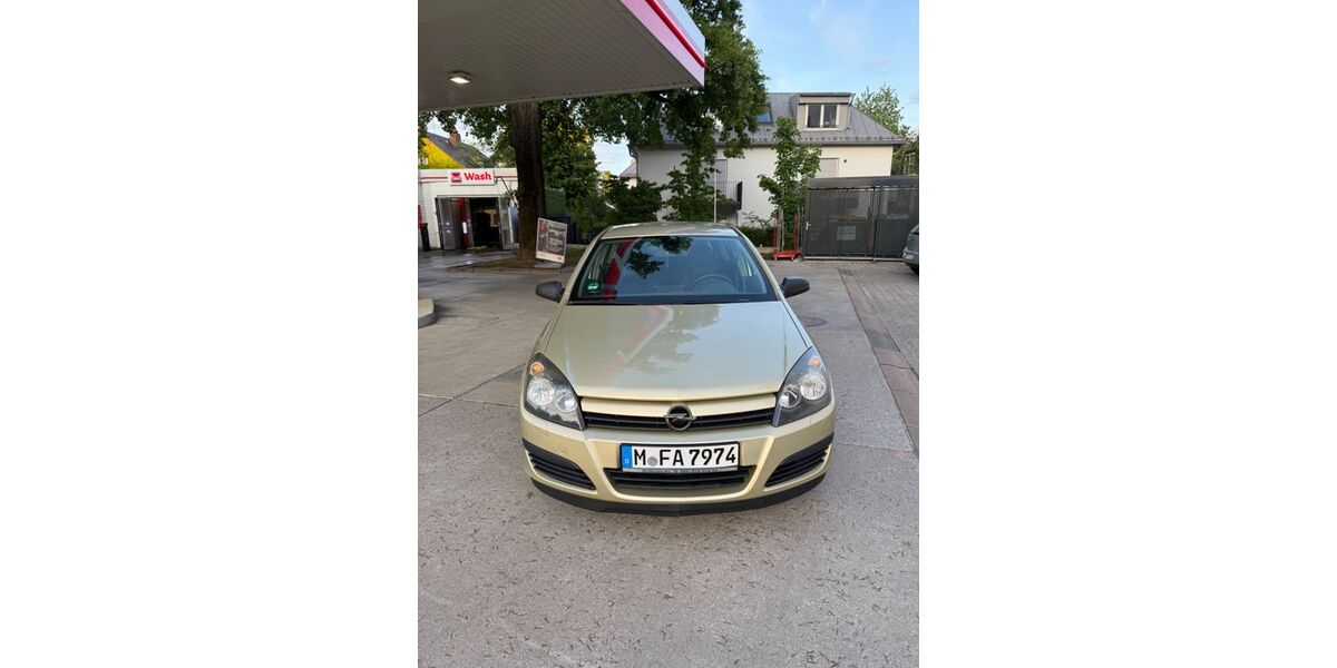 Opel Astra 126.000 km 3.700 &euro; München 81737