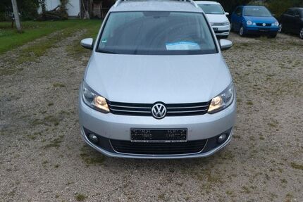 VW Touran 148.055 km 7.490 € Tacherting 83342