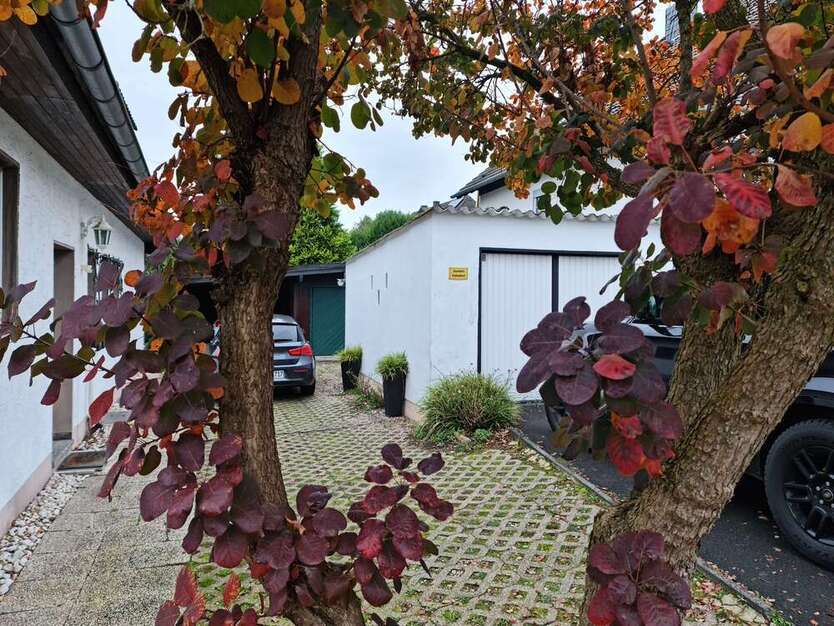 Haus zum Kaufen in Overath 399.000 € 200 m²