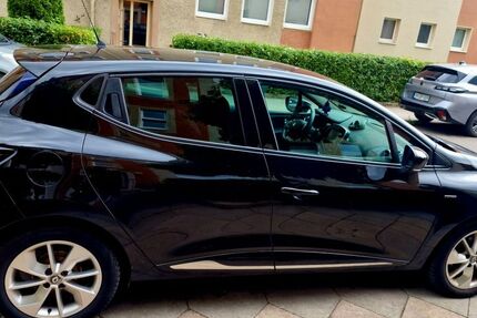 Renault Clio 126.000 km 5.600 &euro; Lübeck 23566