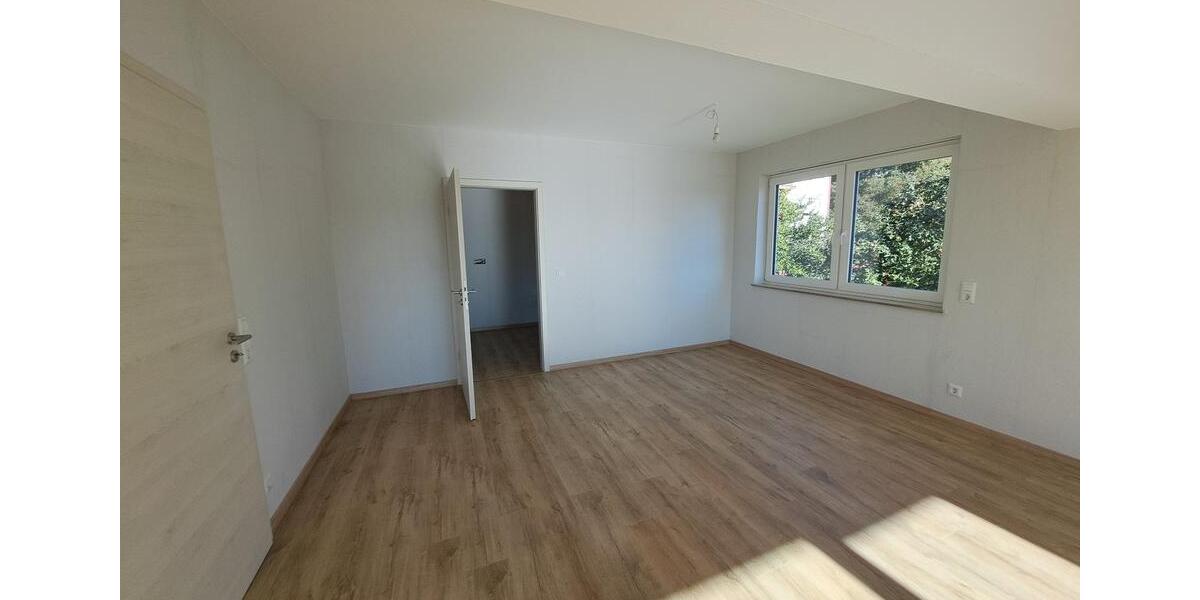 Etagenwohnung Bad Bocklet - 4.5 Zimmer, 125 m&sup2;, 990&euro; | Angebot:26041390