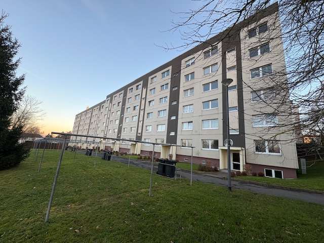 Wohnung zum Kaufen in Crimmitschau 35.000 € 56 m² 3 zimmer