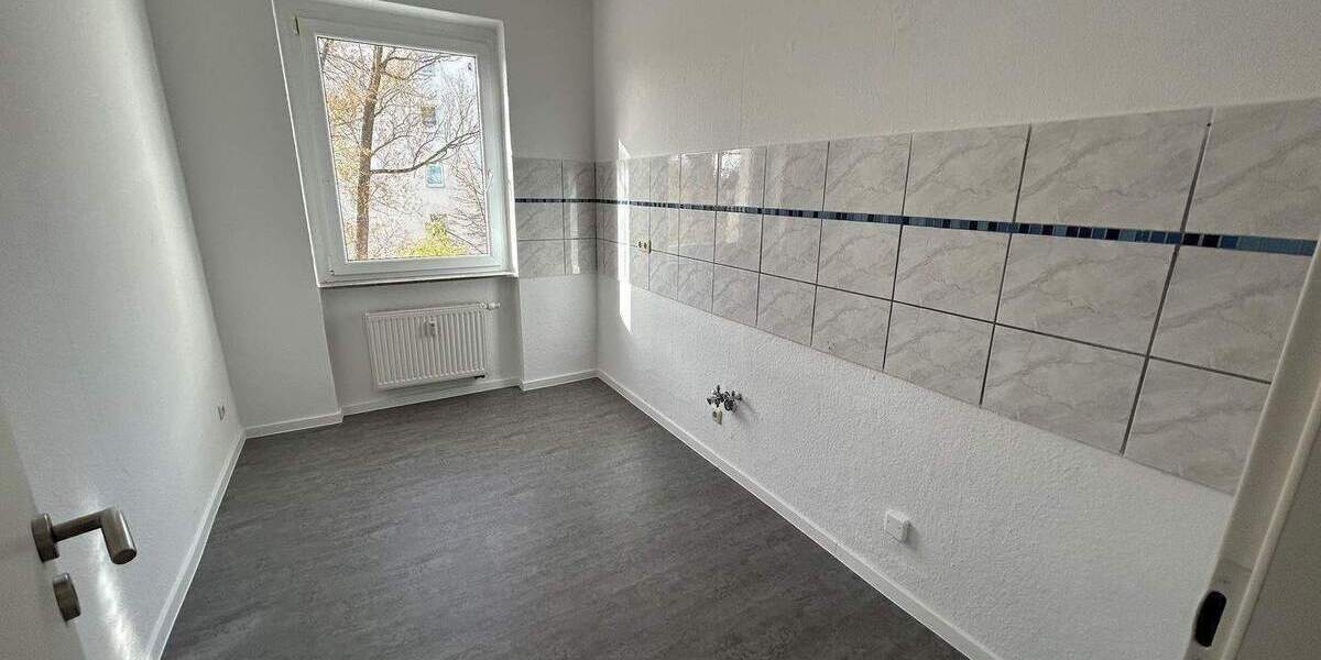 Etagenwohnung Plauen Stadtmitte - 3 Zimmer, 68 m&sup2;, 375&euro; | Angebot:26908740