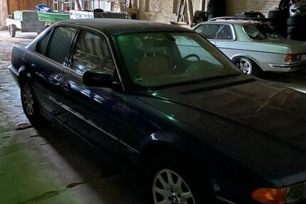 BMW 750 223.000 km 15.999 &euro; Nuthe-Urstromtal 14947