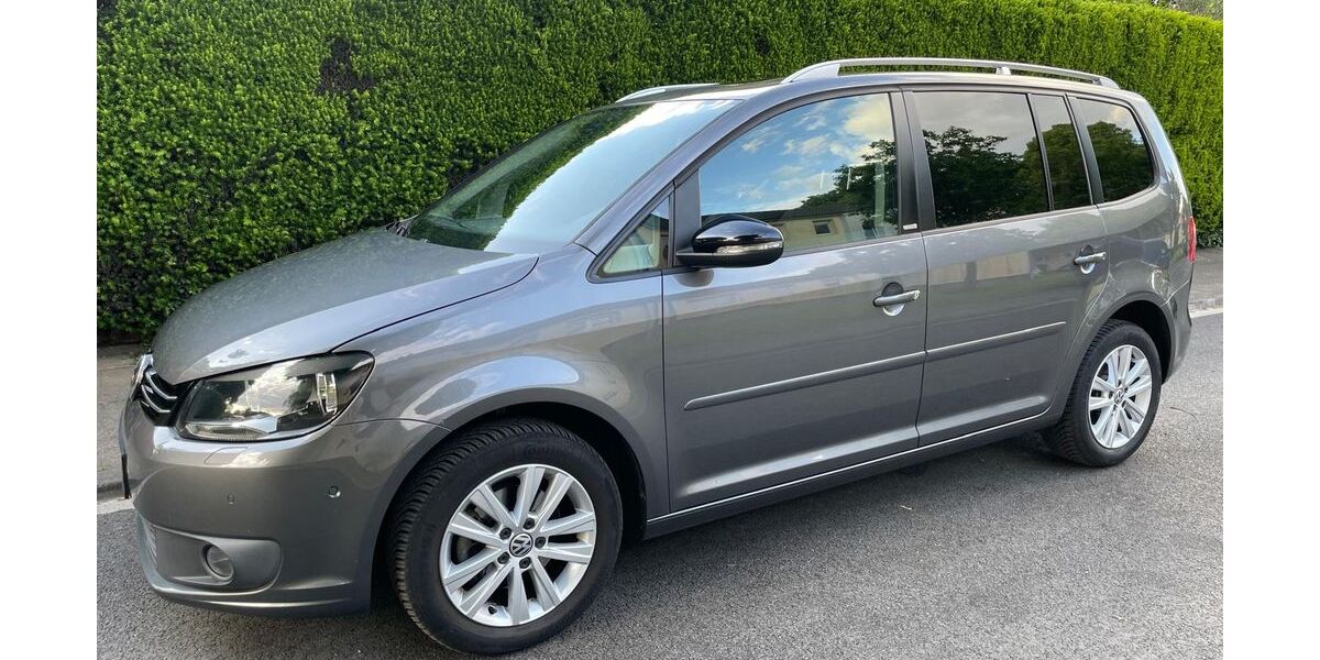 VW Touran 121.464 km 8.300 &euro; Duisburg 47178