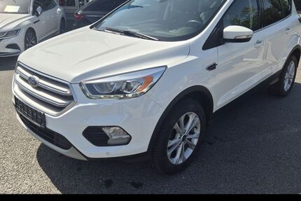 Ford Kuga 57.314 km 11.900 &euro; Pirna 01796