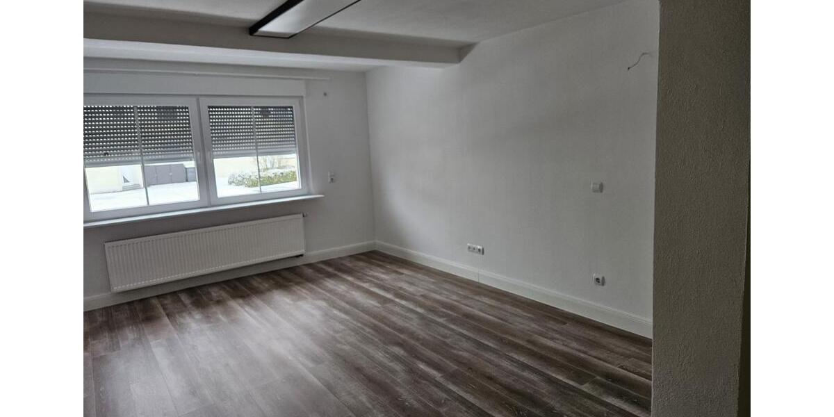 Einfamilienhaus Hundsangen - 6 Zimmer, 200 m&sup2;, 1.400&euro; | Angebot:24751486