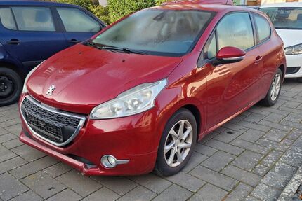 Peugeot 208 104.600 km 2.200 &euro; Aßlar / Werdorf 35614