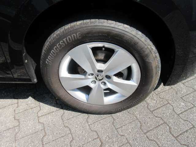 Skoda Kamiq Active 1.0 TSI LED AHK ALU APS SITZHEIZUNG K 79.700 km 15.400 &euro; Bergkamen 59192