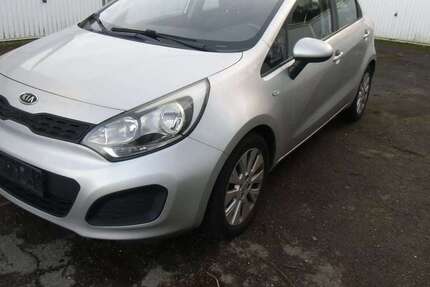 Kia Rio 117.000 km 5.890 &euro; Aachen 52068