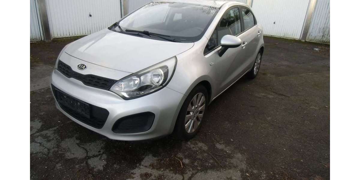 Kia Rio 117.000 km 5.890 &euro; Aachen 52068