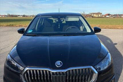 Skoda Fabia 146.948 km 9.999 &euro; Höhenkirchen-Siegertsbrunn 85635