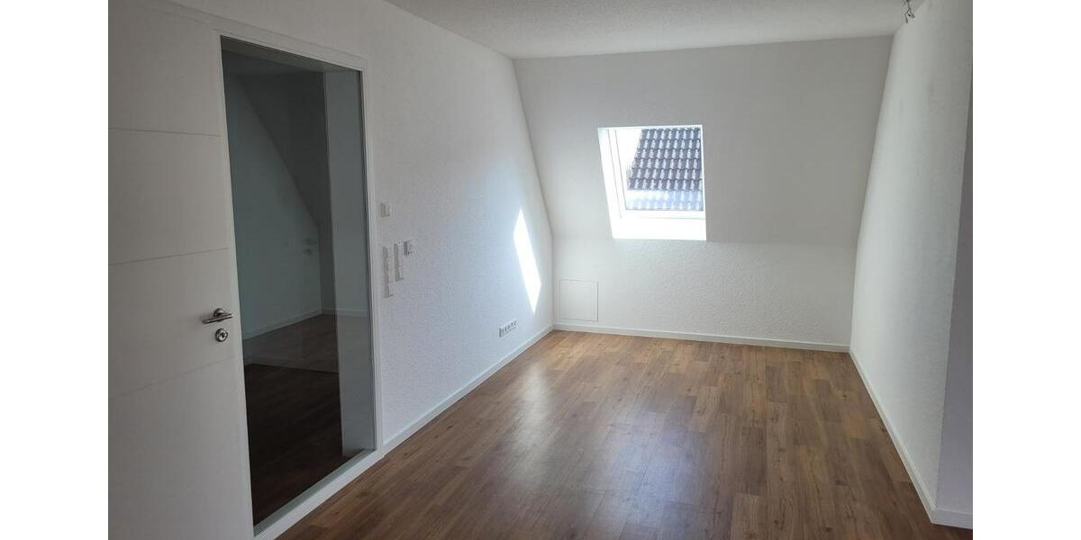Dachgeschoßwohnung Emsbüren - 3 Zimmer, 81 m&sup2;, 811&euro; | Angebot:24427742