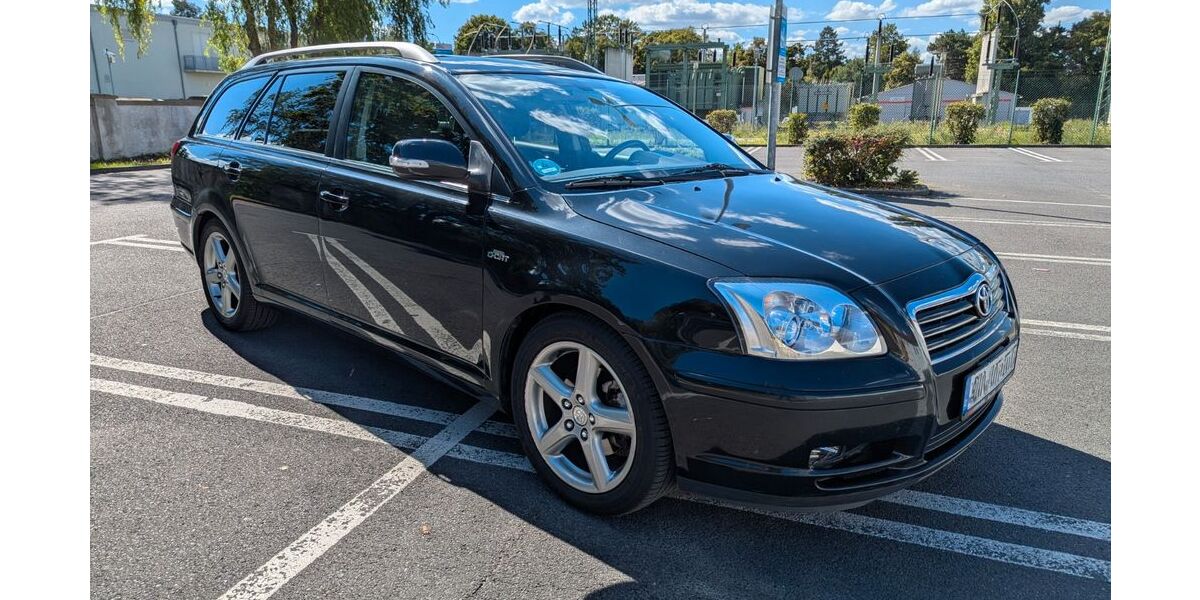 Toyota Avensis 264.000 km 2.590 &euro; Dresden 01307