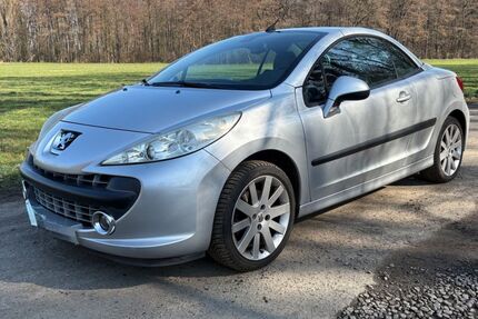 Peugeot 207 94.000 km 2.800 &euro; Schöneck 61137