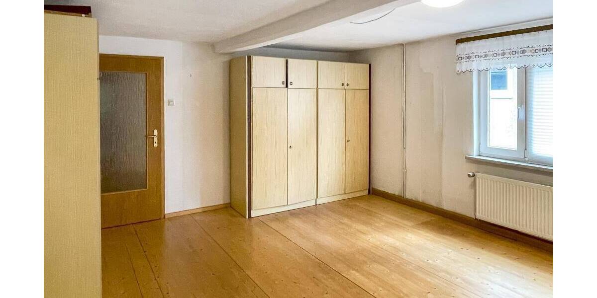 Einfamilienhaus Bad Lobenstein Lobenstein - 7 Zimmer, 228 m&sup2;, 59.900&euro; | Angebot:26929945