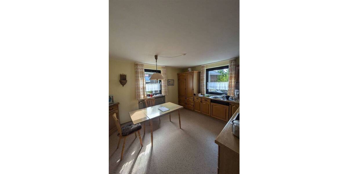 Doppelhaushälfte Waldsassen - 8 Zimmer, 146 m&sup2;, 165.000&euro; | Angebot:25678476